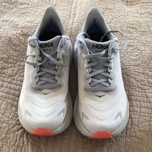 Women’s Hoka Arahi 6